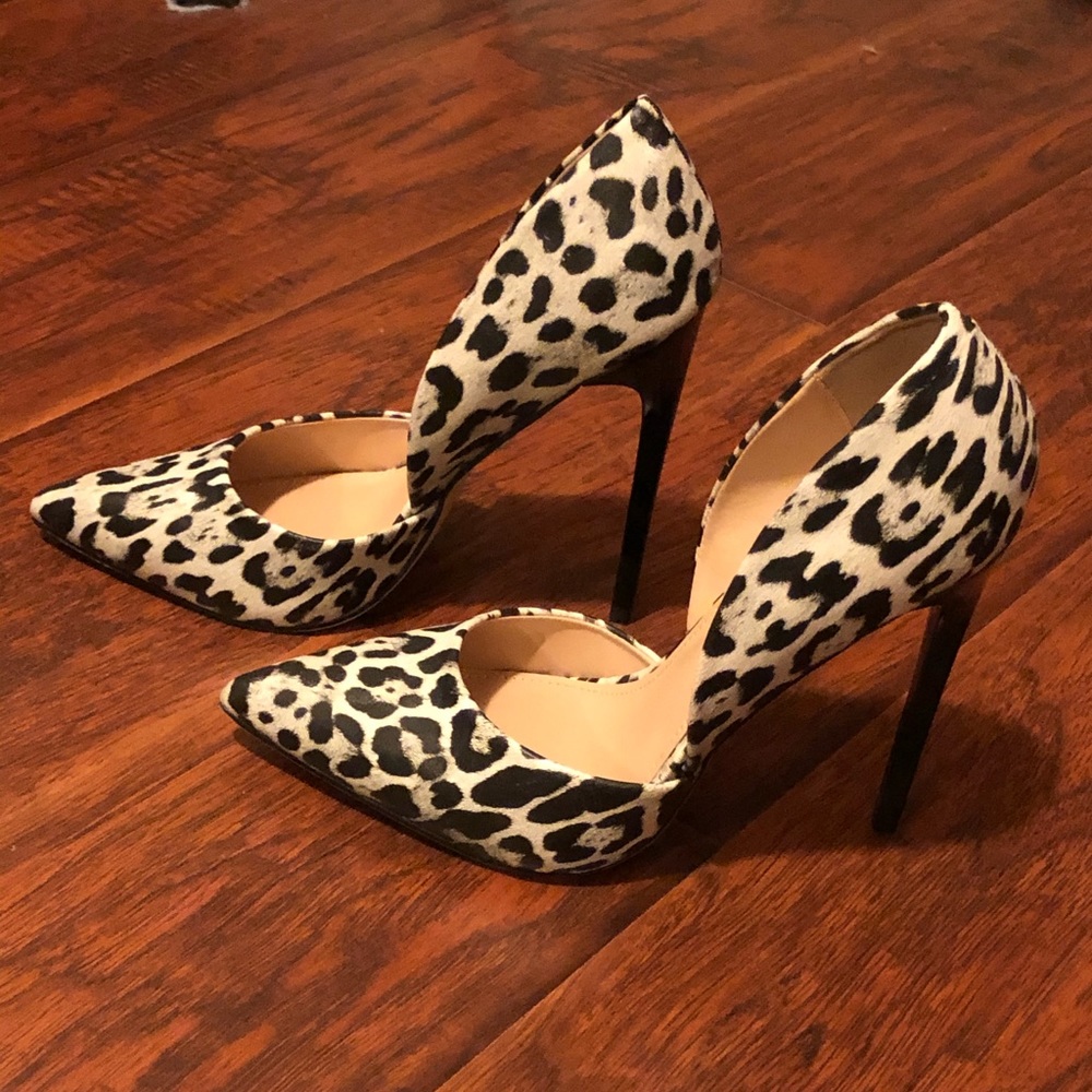 Black and white leopard pumps
